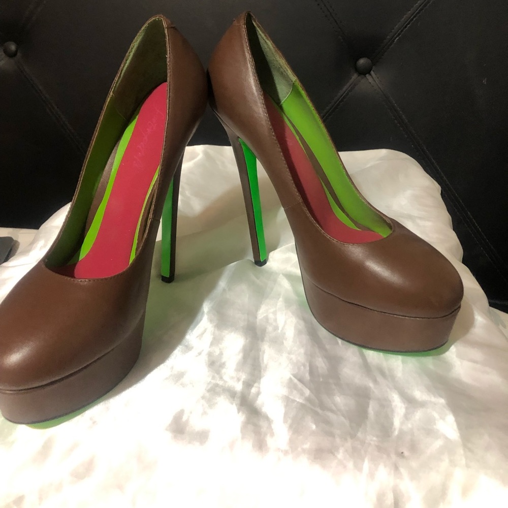 Kandee UK size 41 chocolate high heels